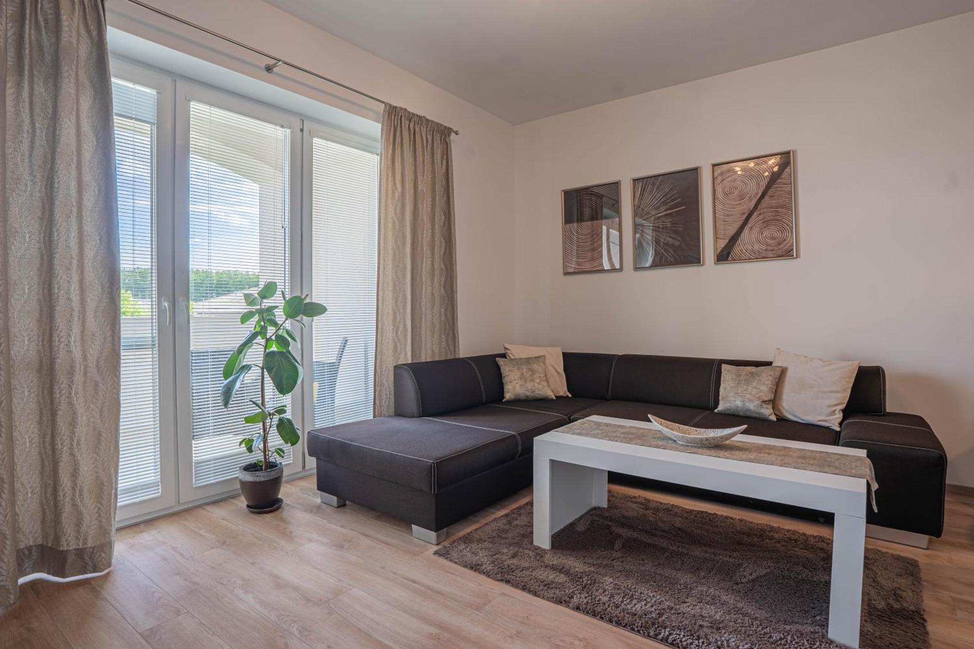 Apartamento Karina Apartman Dunajská Streda Exterior foto